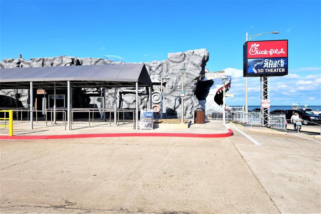 Casaazul-2605A-Couples Retreat By Beach & Pleasure Pier 1 Block Away- 2Bed 2Bath- 7 Minutes To Cruise Terminal Галвестън Екстериор снимка