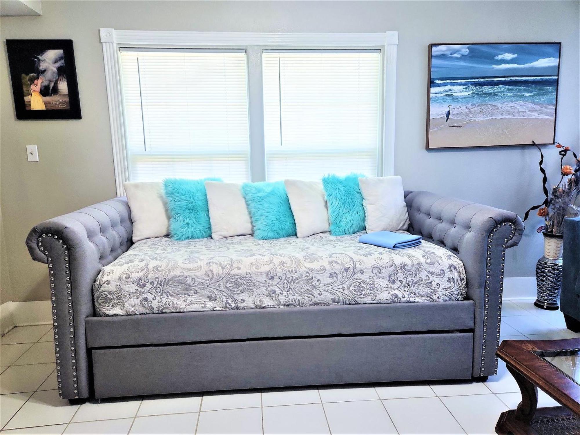 Casaazul-2605A-Couples Retreat By Beach & Pleasure Pier 1 Block Away- 2Bed 2Bath- 7 Minutes To Cruise Terminal Галвестън Екстериор снимка