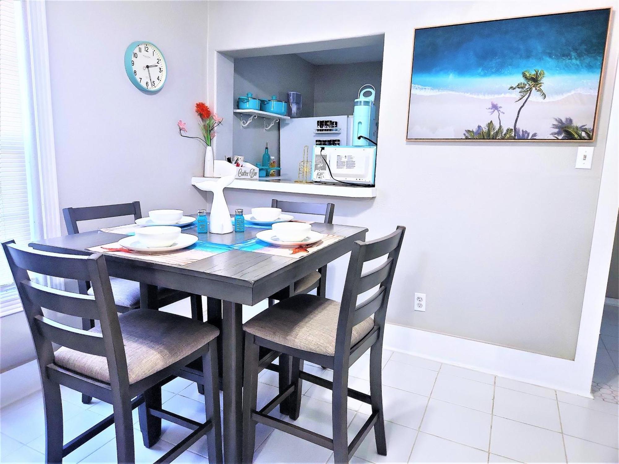 Casaazul-2605A-Couples Retreat By Beach & Pleasure Pier 1 Block Away- 2Bed 2Bath- 7 Minutes To Cruise Terminal Галвестън Екстериор снимка