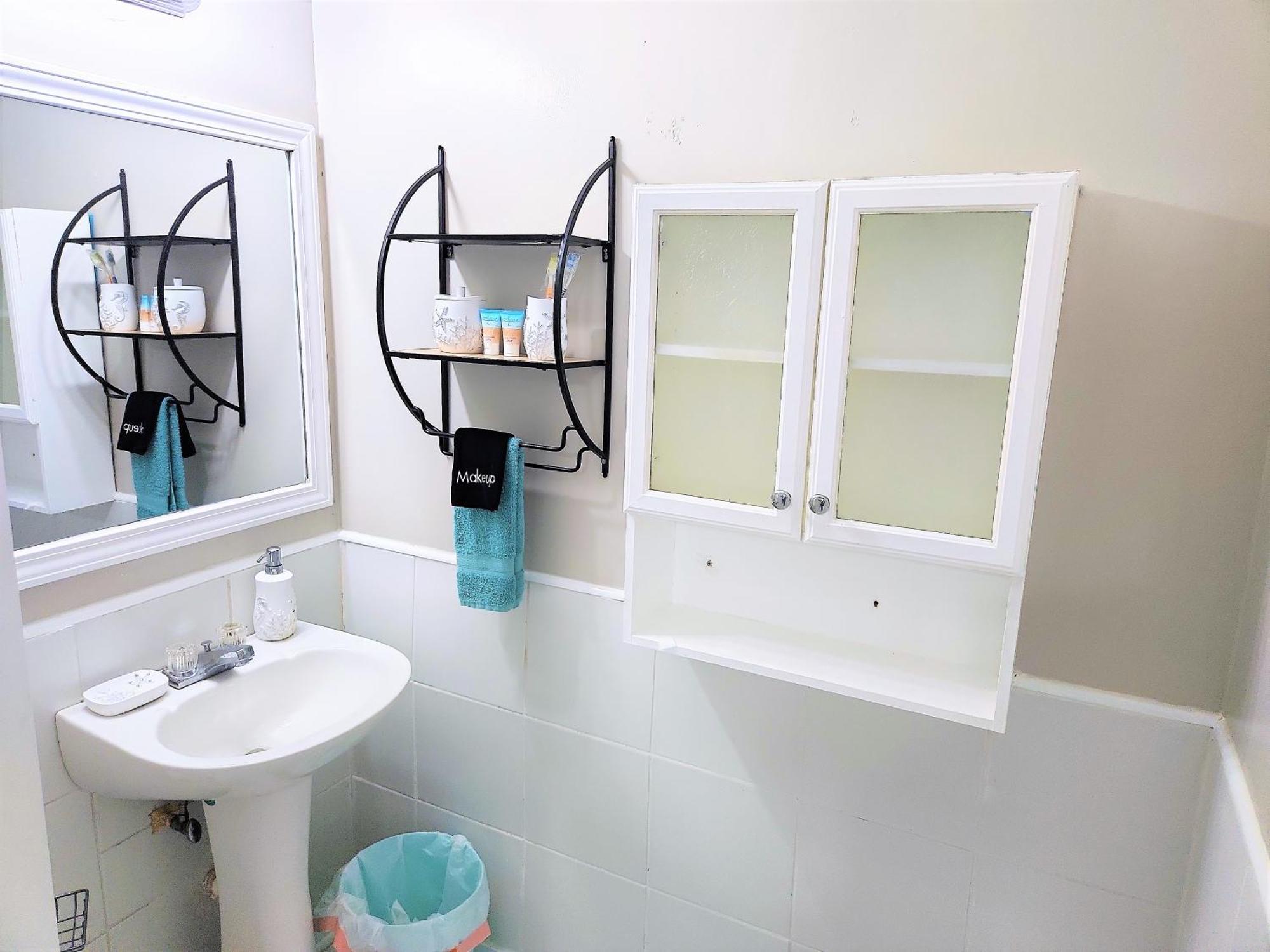 Casaazul-2605A-Couples Retreat By Beach & Pleasure Pier 1 Block Away- 2Bed 2Bath- 7 Minutes To Cruise Terminal Галвестън Екстериор снимка
