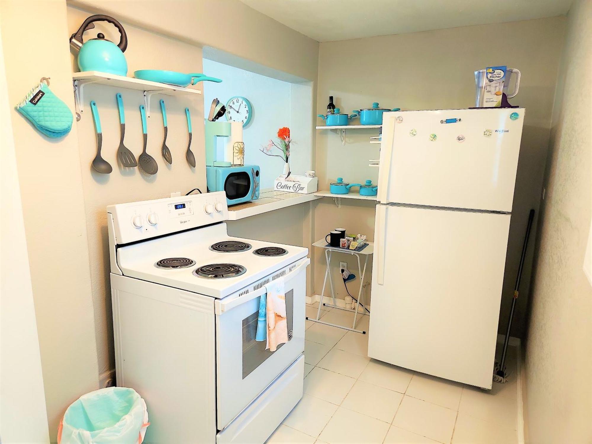 Casaazul-2605A-Couples Retreat By Beach & Pleasure Pier 1 Block Away- 2Bed 2Bath- 7 Minutes To Cruise Terminal Галвестън Екстериор снимка