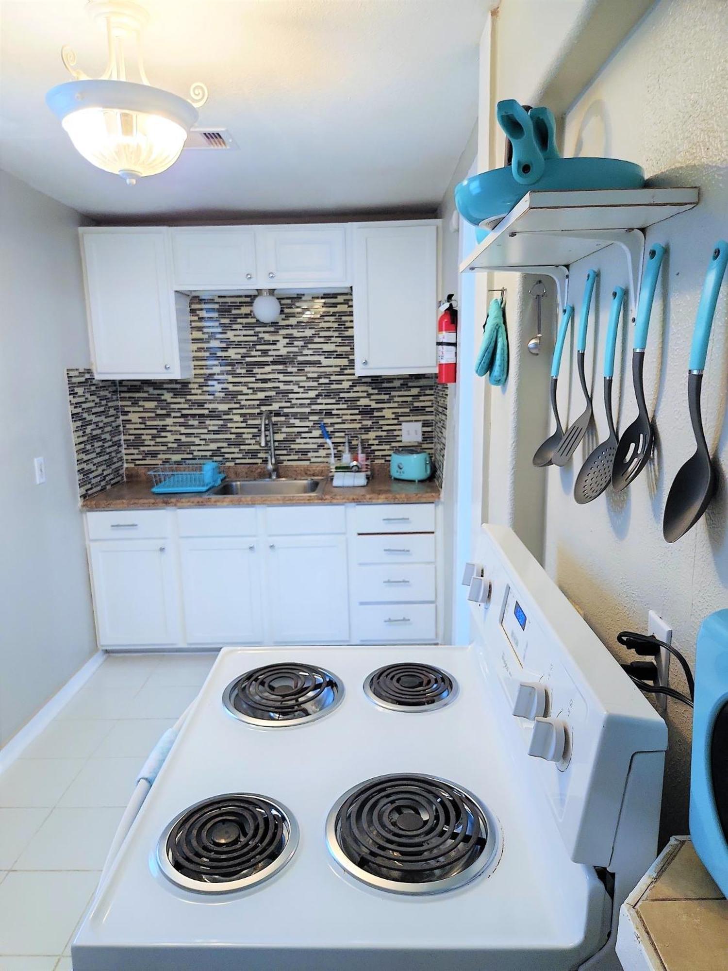 Casaazul-2605A-Couples Retreat By Beach & Pleasure Pier 1 Block Away- 2Bed 2Bath- 7 Minutes To Cruise Terminal Галвестън Екстериор снимка